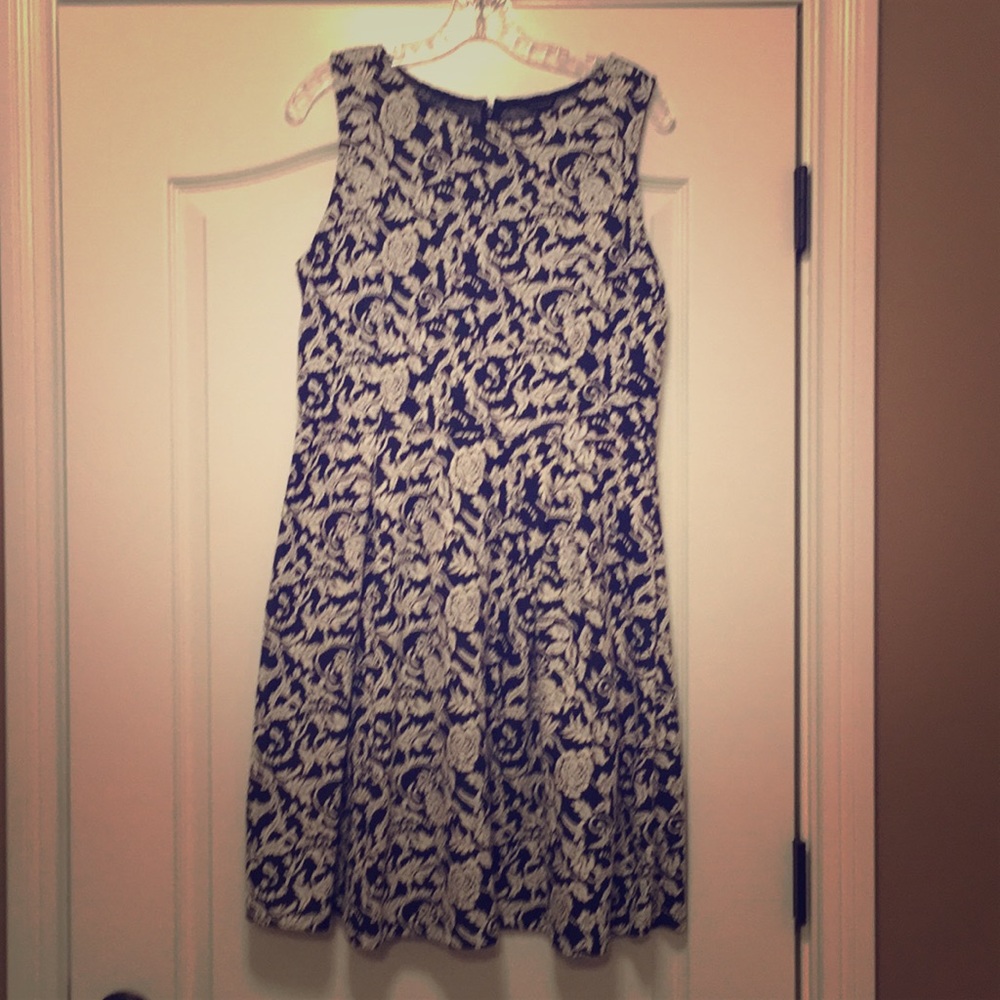 Sleeveless a line dress